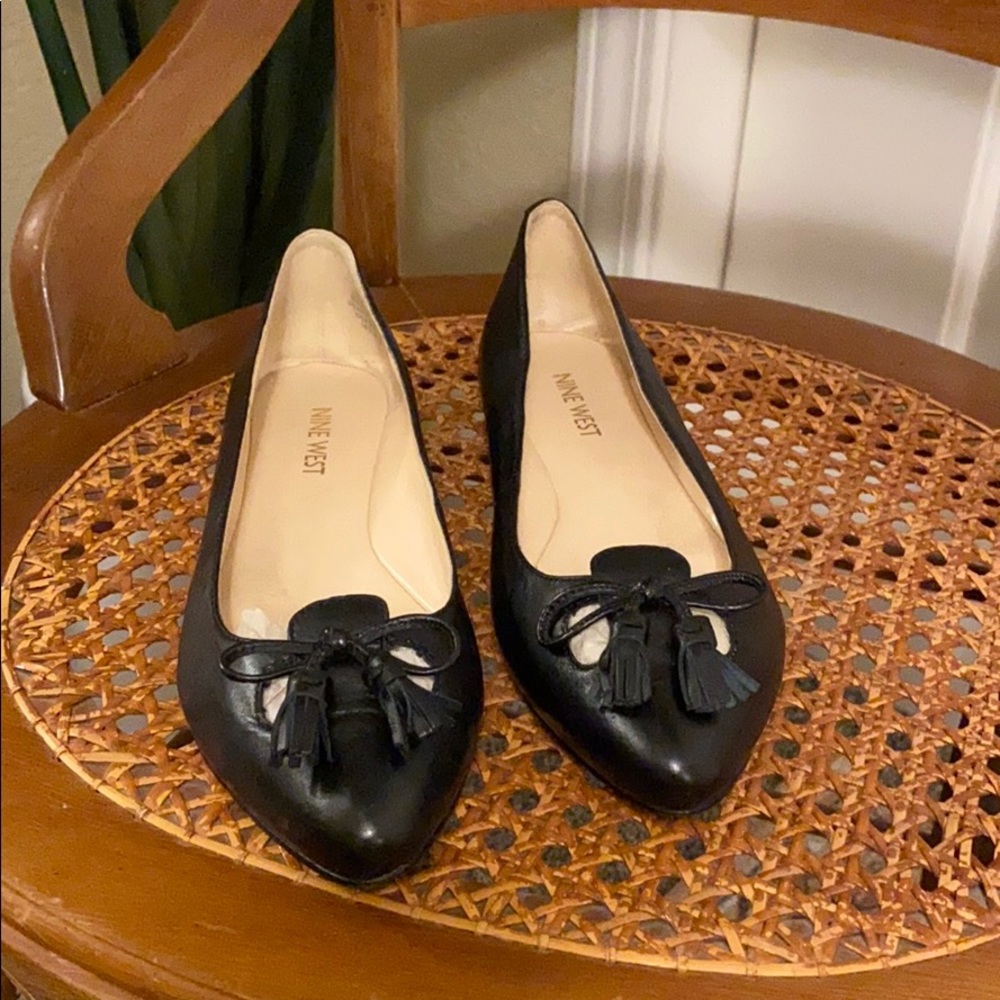 Flats with tassel